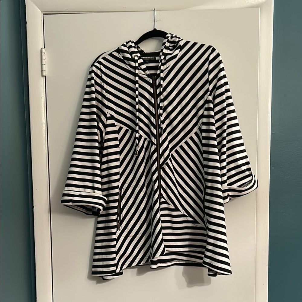 For Cynthia Black and White Striped Stylish Gym Hoodie